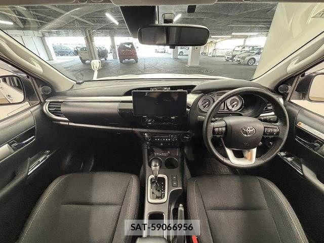 Toyota HILUX 2022-07 8245414-1