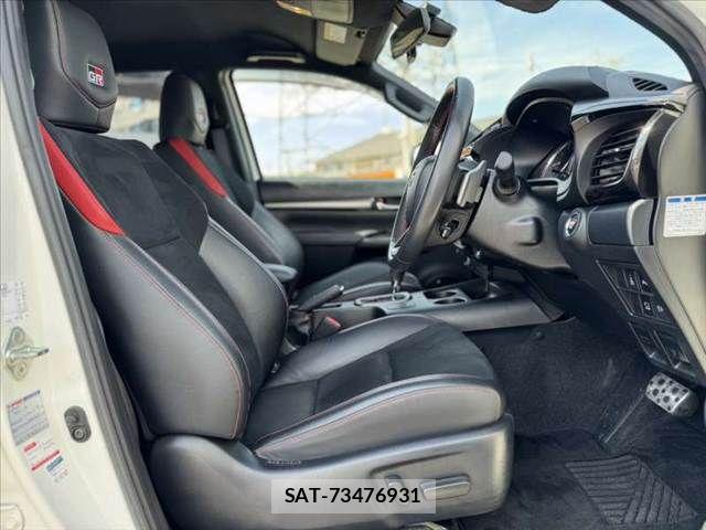 Toyota HILUX 2023-07 8314757-15