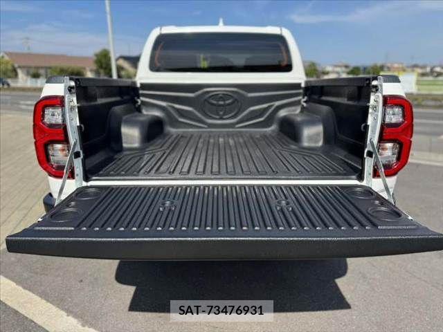 Toyota HILUX 2023-07 8314757-19