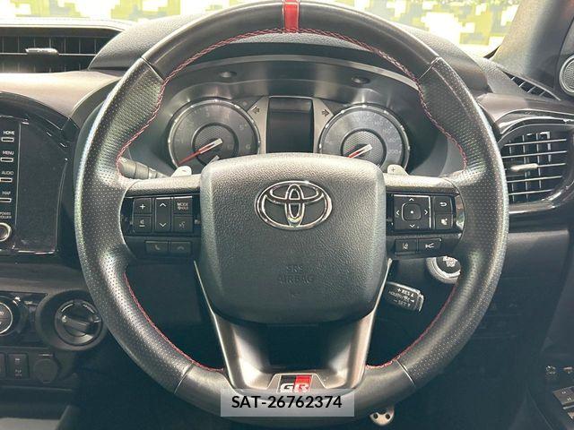 Toyota HILUX 2022-10 8314753-10