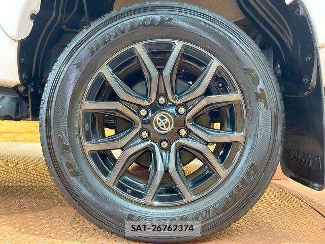 Toyota HILUX 2022-10 8314753-19
