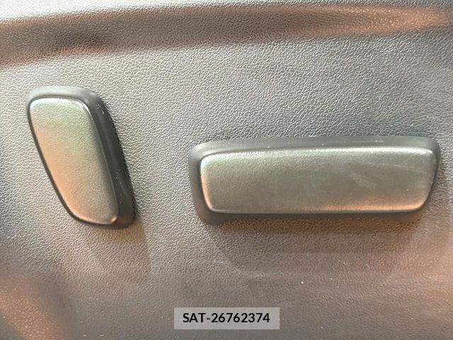 Toyota HILUX 2022-10 8314753-7