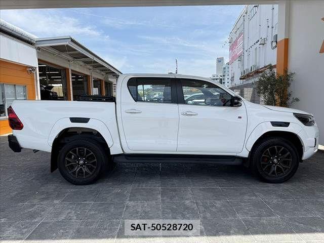 Toyota HILUX 2023-09 8314755-11