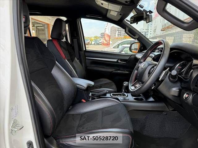 Toyota HILUX 2023-09 8314755-15