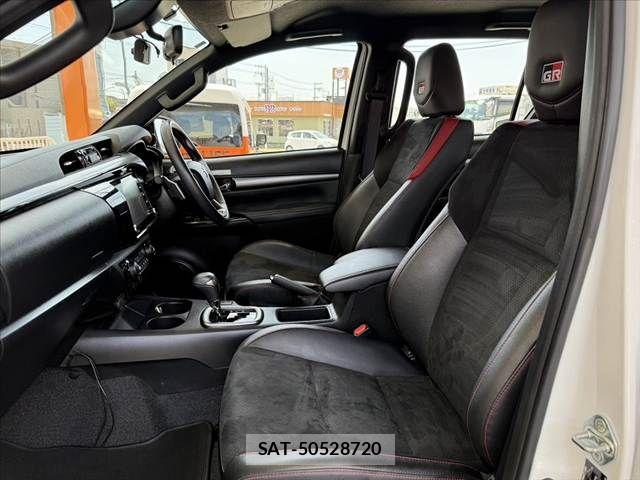 Toyota HILUX 2023-09 8314755-16