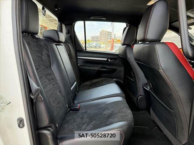 Toyota HILUX 2023-09 8314755-17
