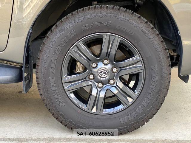 Toyota HILUX 2022-01 8314756-11