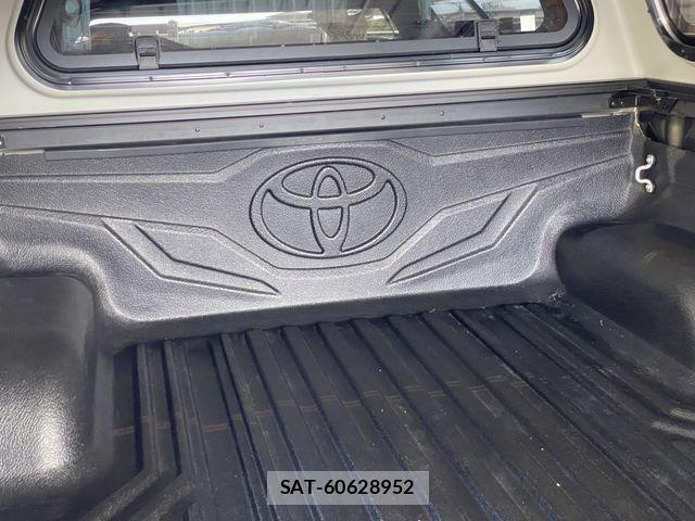 Toyota HILUX 2022-01 8314756-17