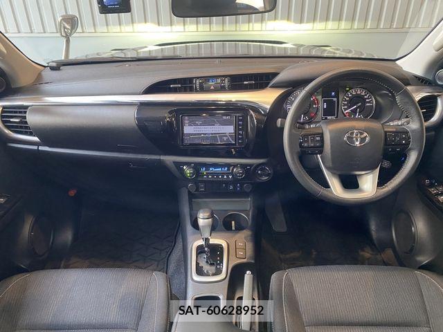 Toyota HILUX 2022-01 8314756-1