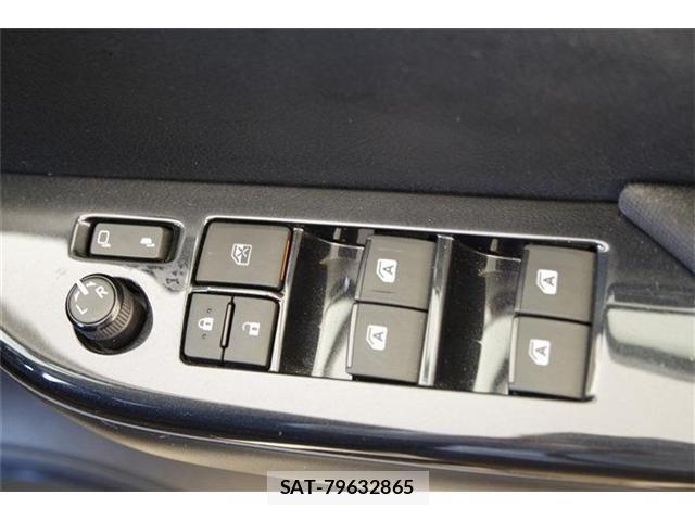Toyota HILUX 2023-02 8336163-13