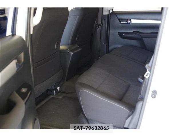 Toyota HILUX 2023-02 8336163-16