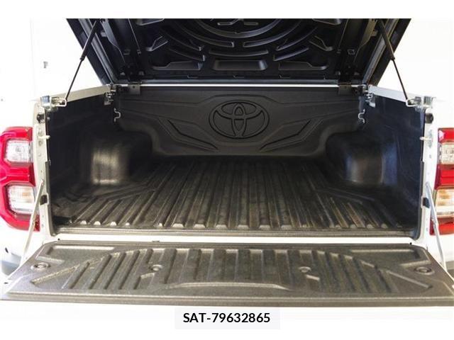 Toyota HILUX 2023-02 8336163-18