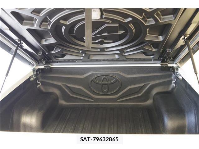 Toyota HILUX 2023-02 8336163-19