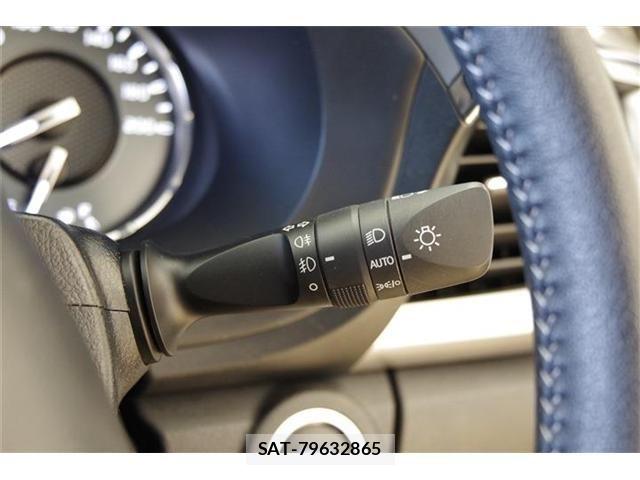 Toyota HILUX 2023-02 8336163-27