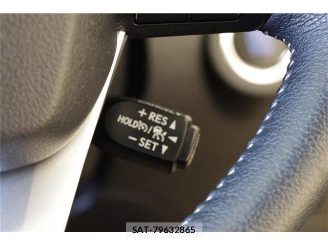 Toyota HILUX 2023-02 8336163-28