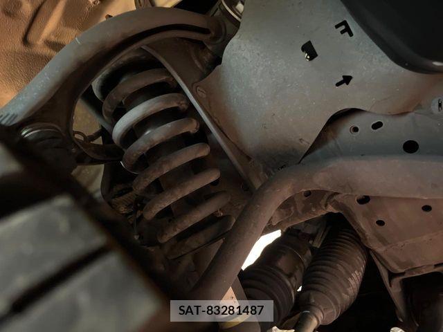 Toyota HILUX 2018-12 8336166-19