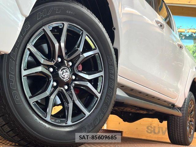 Toyota HILUX 2023-03 8336158-12