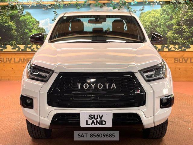 Toyota HILUX 2023-03 8336158-13