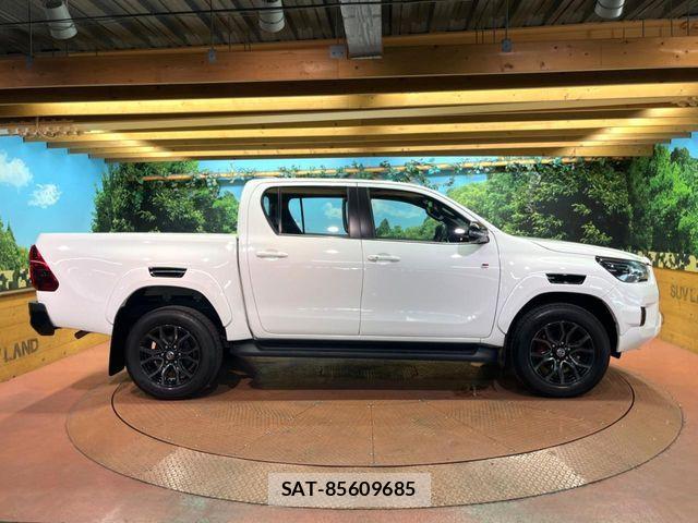 Toyota HILUX 2023-03 8336158-15