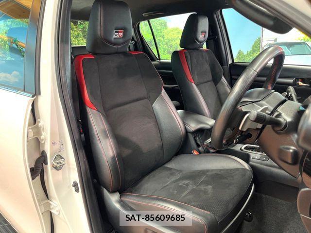 Toyota HILUX 2023-03 8336158-8