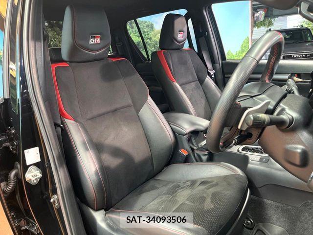 Toyota HILUX 2023-04 8336157-10