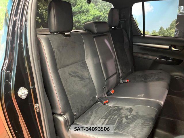 Toyota HILUX 2023-04 8336157-11