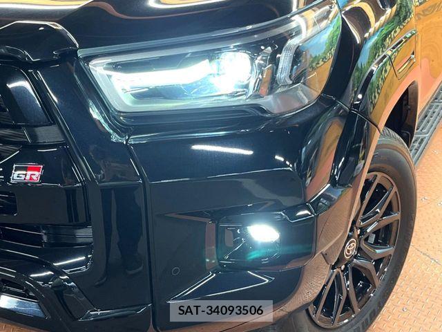 Toyota HILUX 2023-04 8336157-13