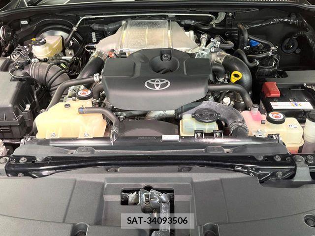 Toyota HILUX 2023-04 8336157-17