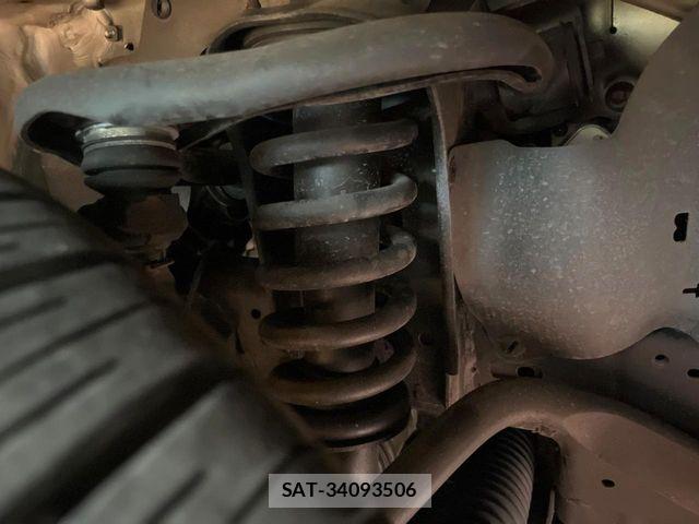 Toyota HILUX 2023-04 8336157-19