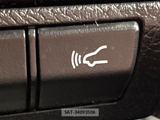 Toyota HILUX 2023-04 8336157-5