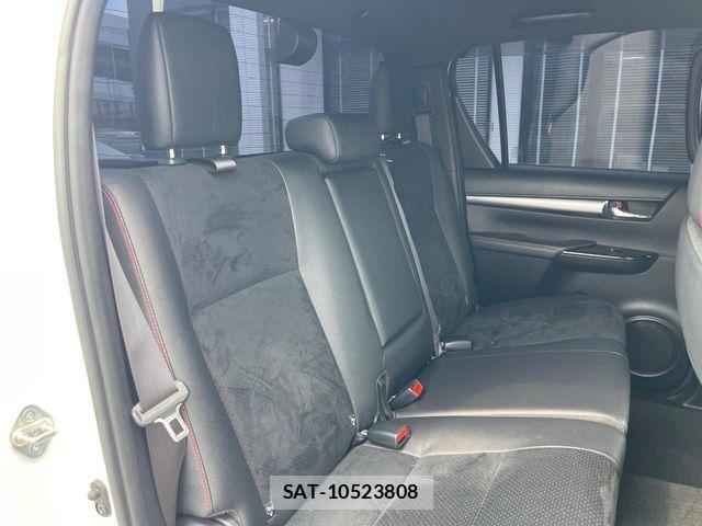 Toyota HILUX 2023-01 8354642-9