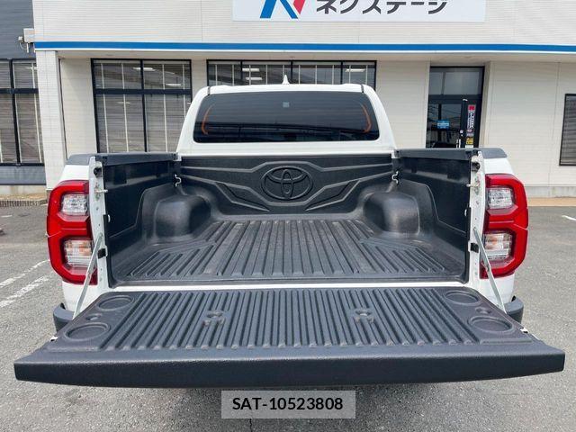 Toyota HILUX 2023-01 8354642-10