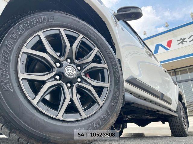 Toyota HILUX 2023-01 8354642-13