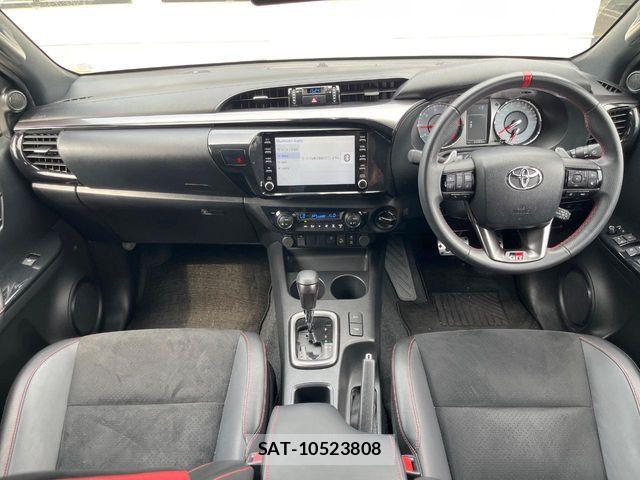 Toyota HILUX 2023-01 8354642-1
