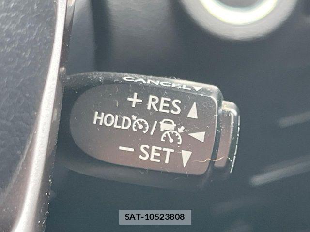 Toyota HILUX 2023-01 8354642-5