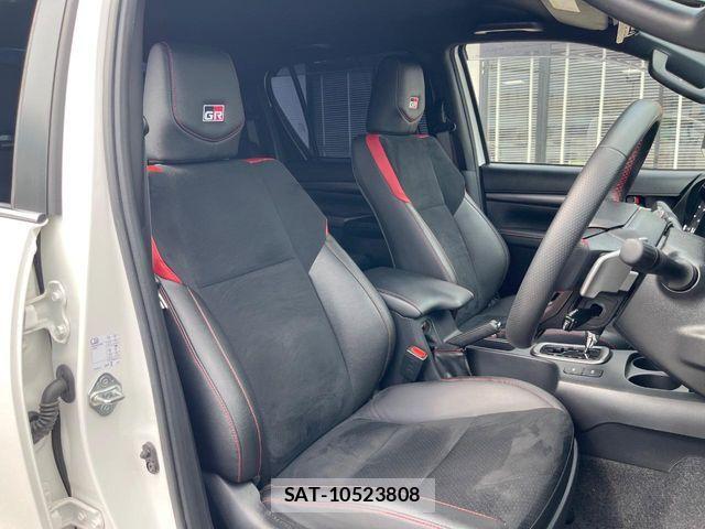 Toyota HILUX 2023-01 8354642-8