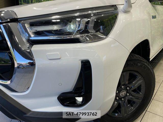 Toyota HILUX 2022-12 8366232-11