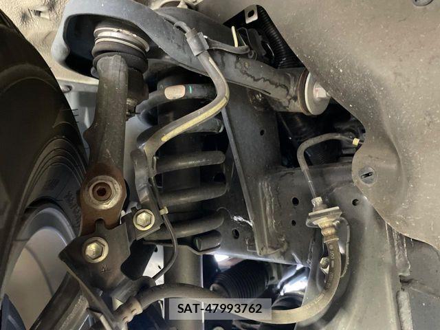 Toyota HILUX 2022-12 8366232-19