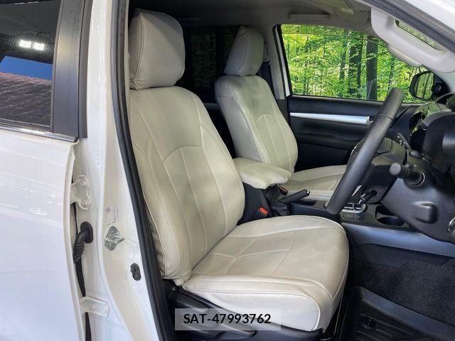 Toyota HILUX 2022-12 8366232-7