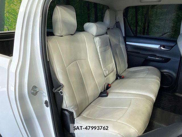 Toyota HILUX 2022-12 8366232-8