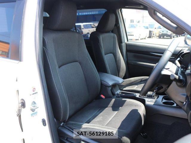 Toyota HILUX 2019-10 8366233-5