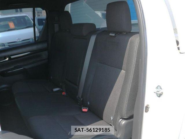 Toyota HILUX 2019-10 8366233-8