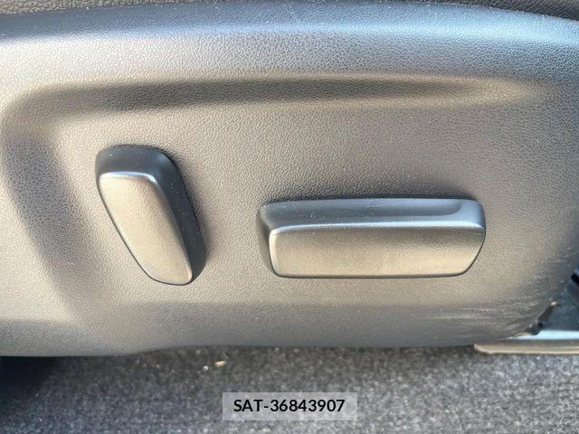 Toyota HILUX 2022-07 8366231-9