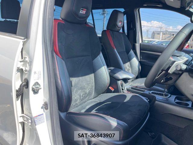 Toyota HILUX 2022-07 8366231-12