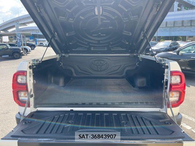 Toyota HILUX 2022-07 8366231-14