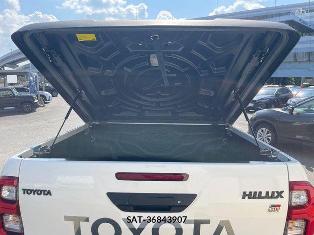 Toyota HILUX 2022-07 8366231-5