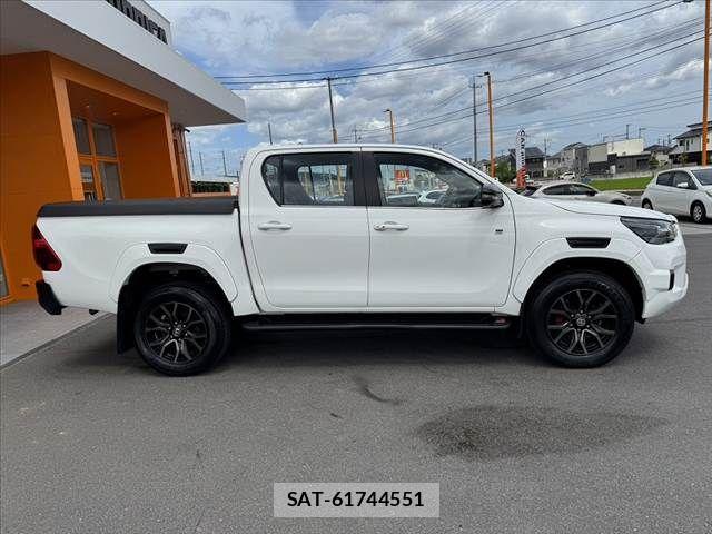 Toyota HILUX 2022-09 8371723-10