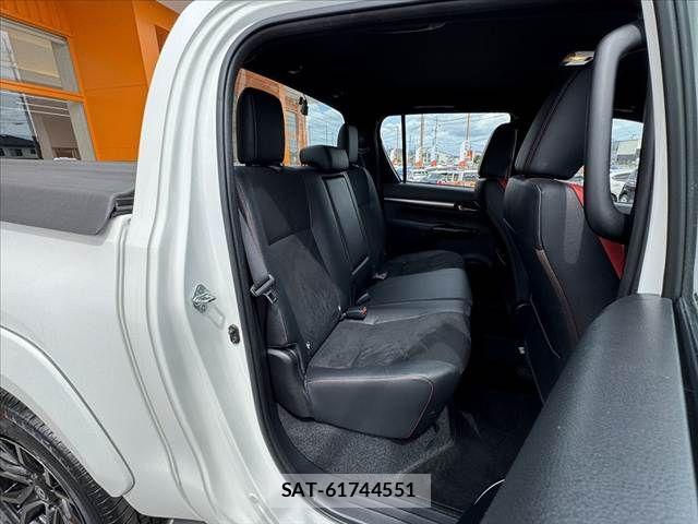 Toyota HILUX 2022-09 8371723-16