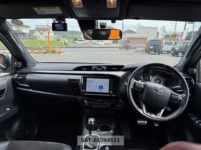 Toyota HILUX 2022-09 8371723-1