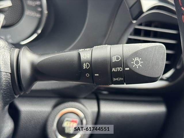 Toyota HILUX 2022-09 8371723-28